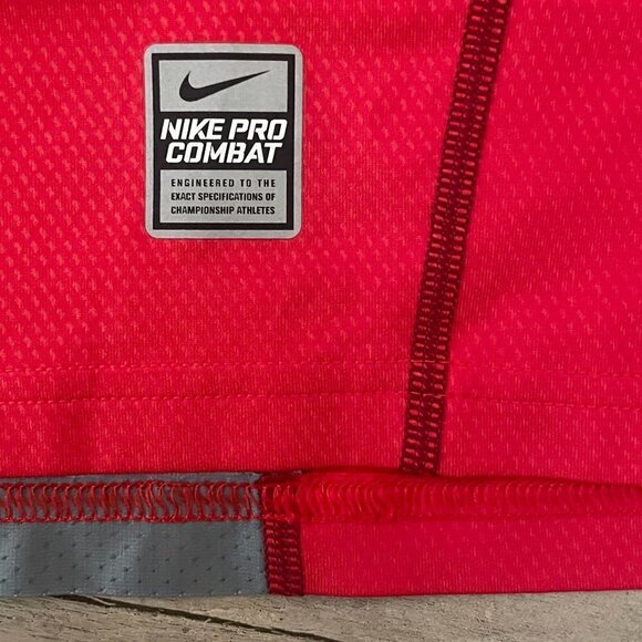🌺 Nike Pro Men’s Combat Fitted Dri-Fit Perforated Active Shirt Size M - Picture 8 of 13